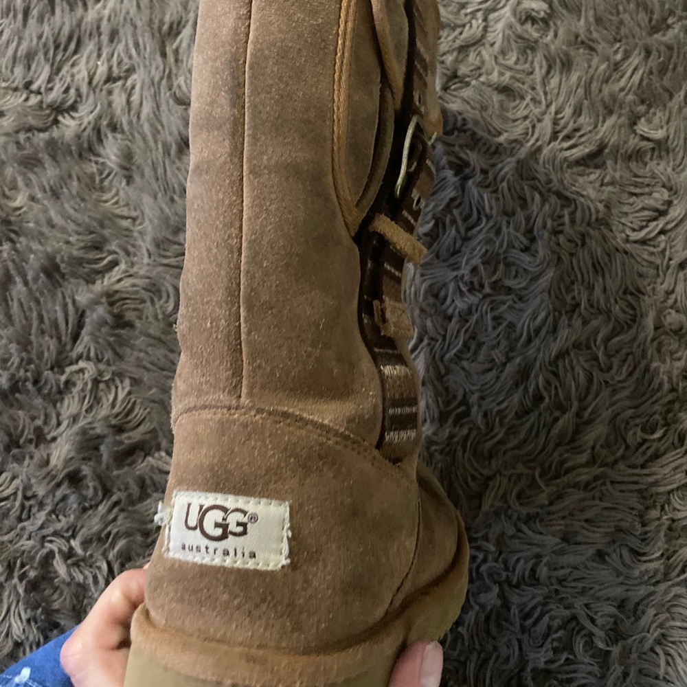 Girls Size 1 Tall Ugg Boots - Picture 2 of 11